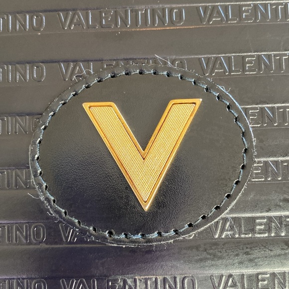 Gorgeous Valentino clutch / crossbody and dust bag - Picture 6 of 16